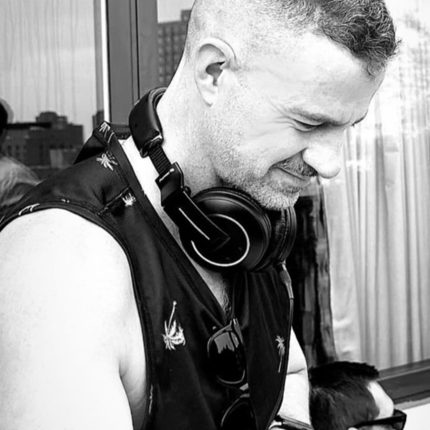 DJ BEN BAKER || PODCASTS AND LIVE SETS - Podcasts