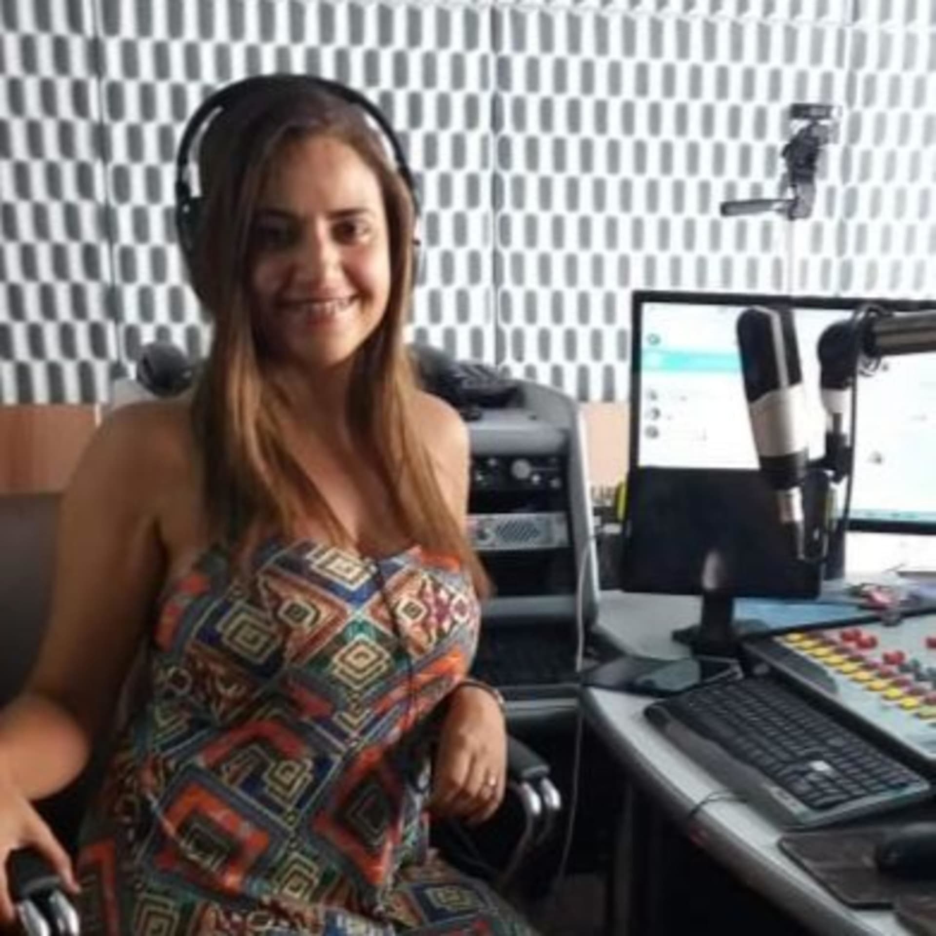 RATATÁ DE HISTÓRIAS - COM ERICA CRISTINA - Podcasts