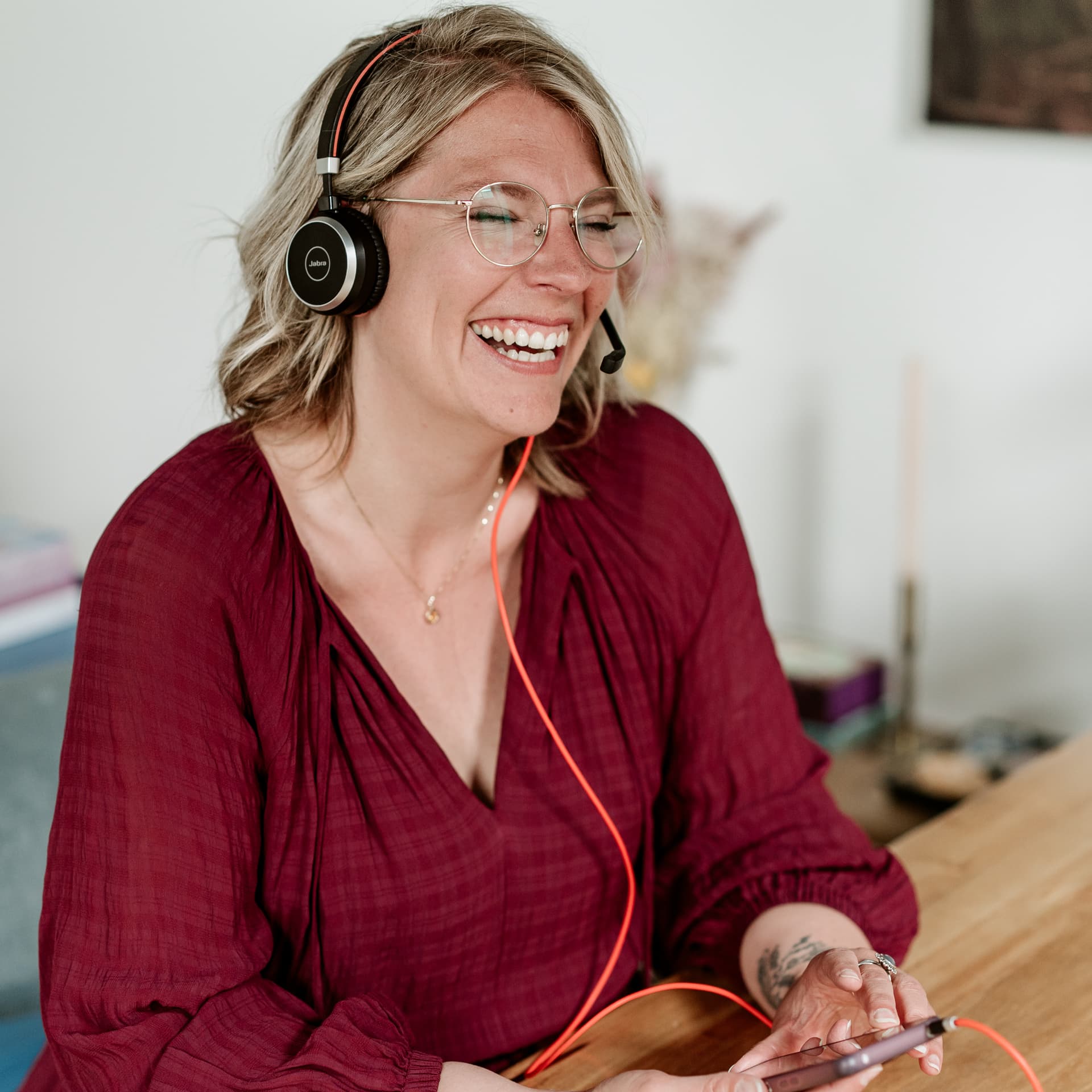 Bij Bettie - De Podcast Voor Verbindend Ouderschap En Zelfinzicht, Want.. We Doen Allemaal Maar Wat! - Podcasts