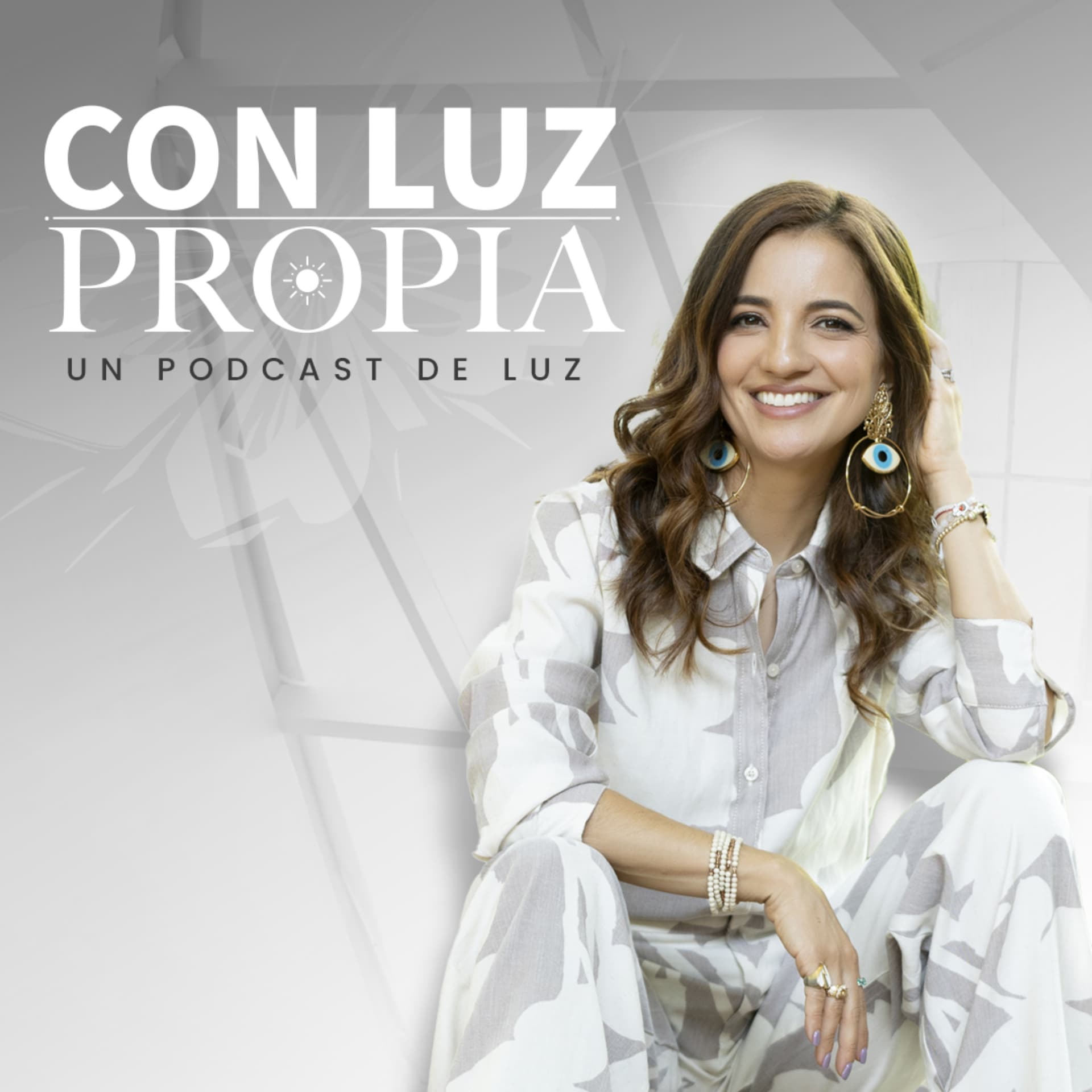 CON LUZ PROPIA - Podcasts