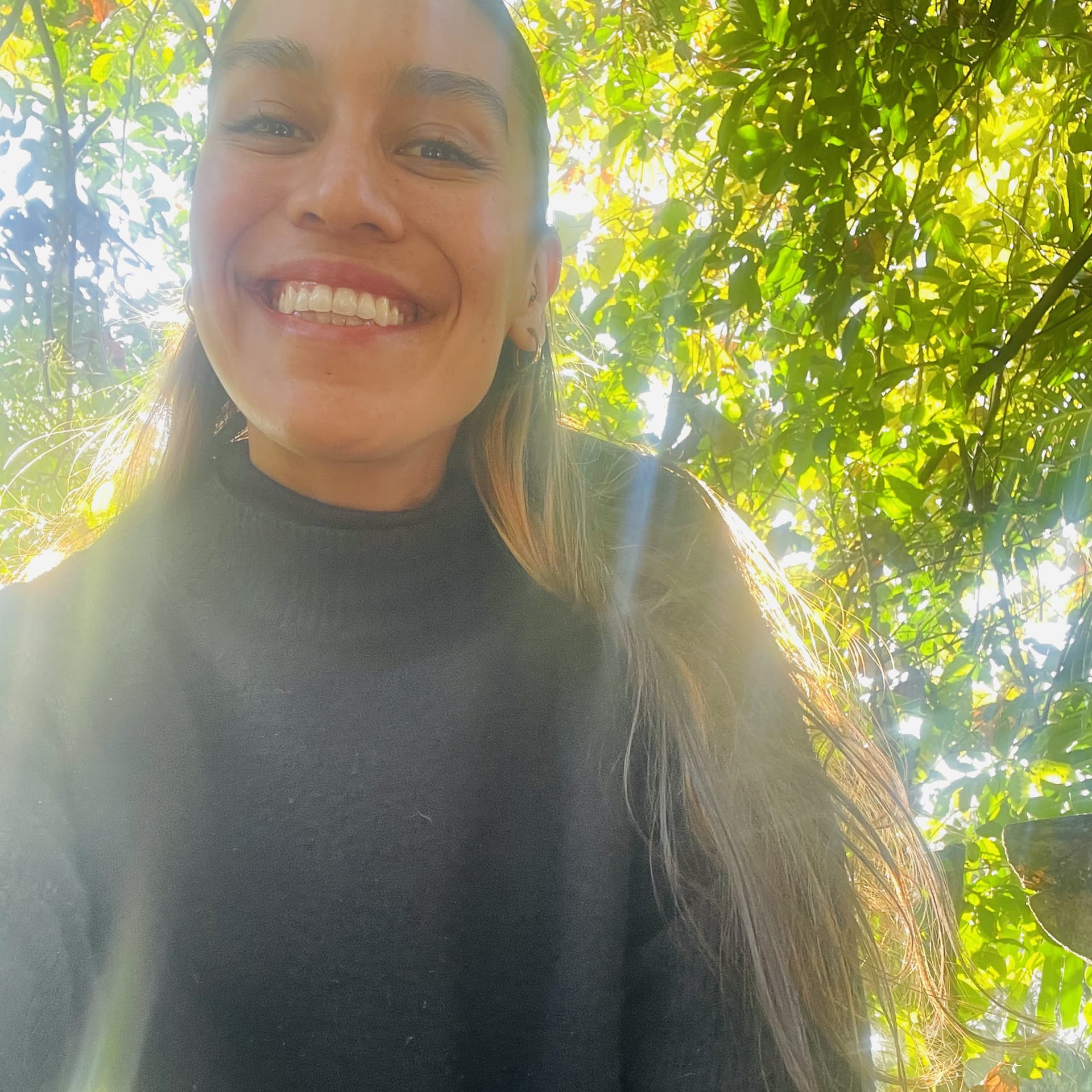 Podcast Sobre Manifestación - Kitzia Salgado - Podcasts