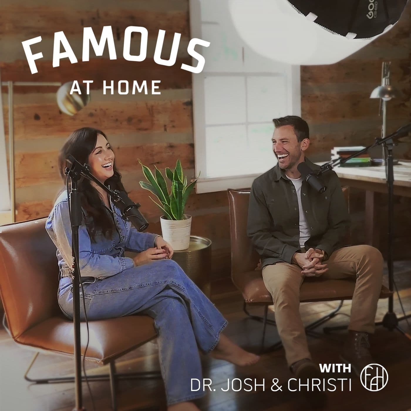 Famous at Home - Podcasty