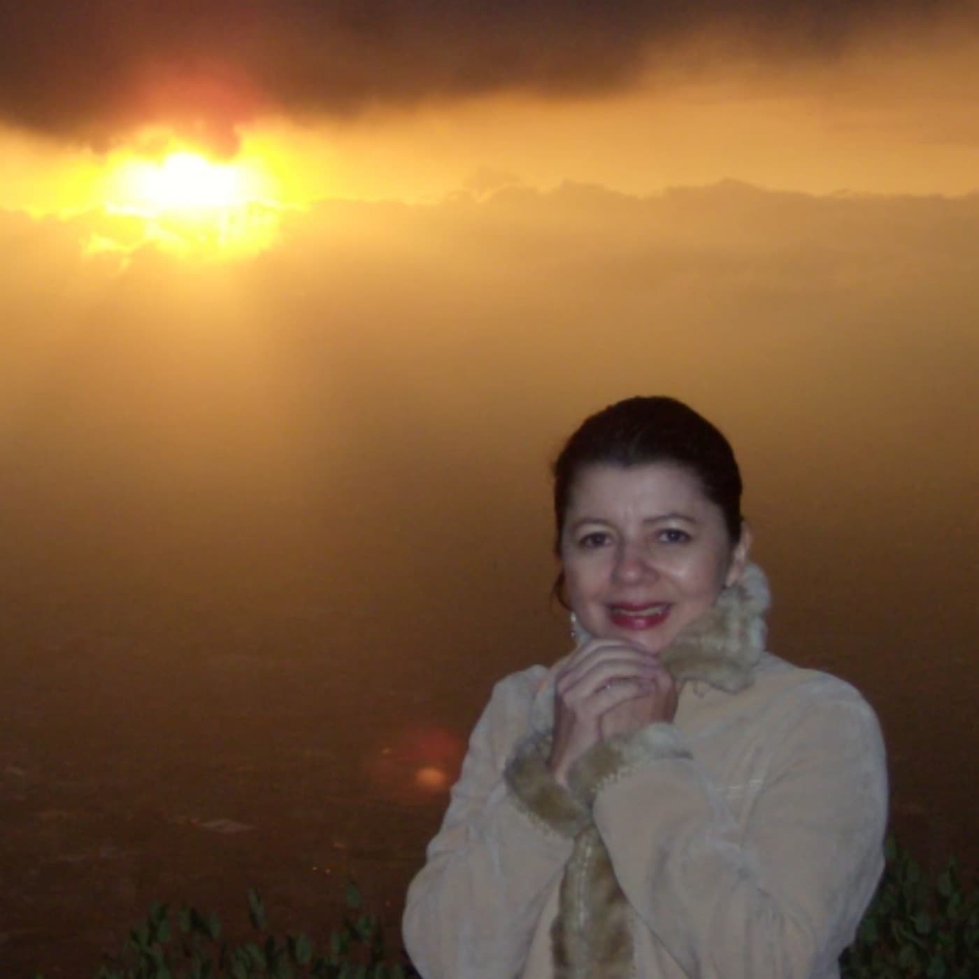 LUCES Y SOMBRAS DEL ALMA - Podcasts